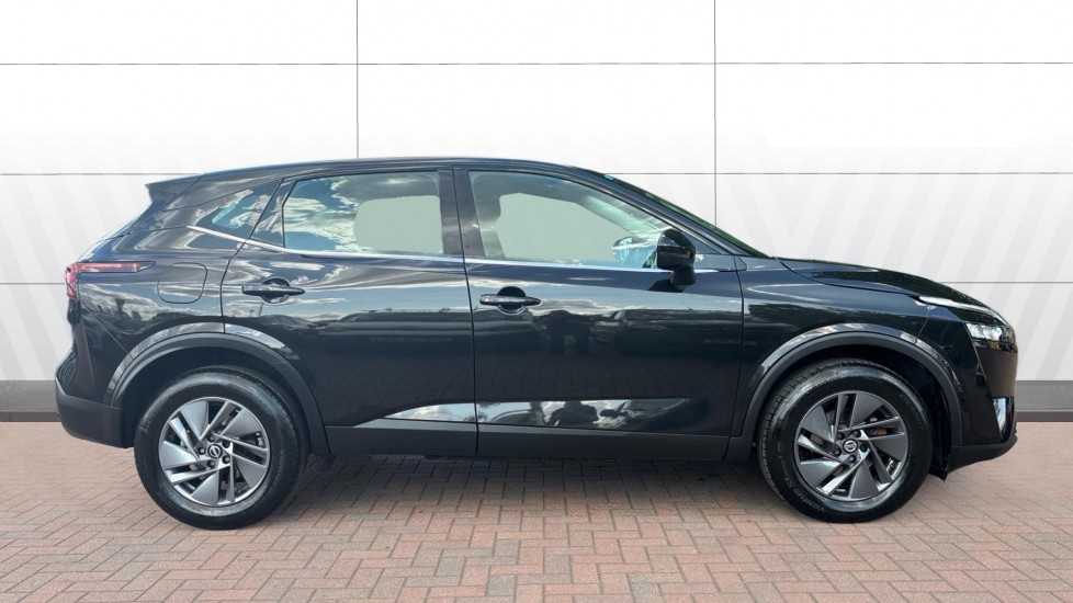 Nissan Qashqai 1.3 DiG-T MH Acenta Premium 5dr Petrol Hatchback - Image 5