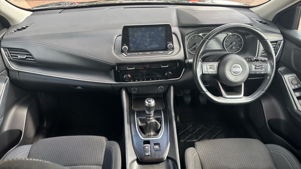Nissan Qashqai 1.3 DiG-T MH Acenta Premium 5dr Petrol Hatchback - Image 10