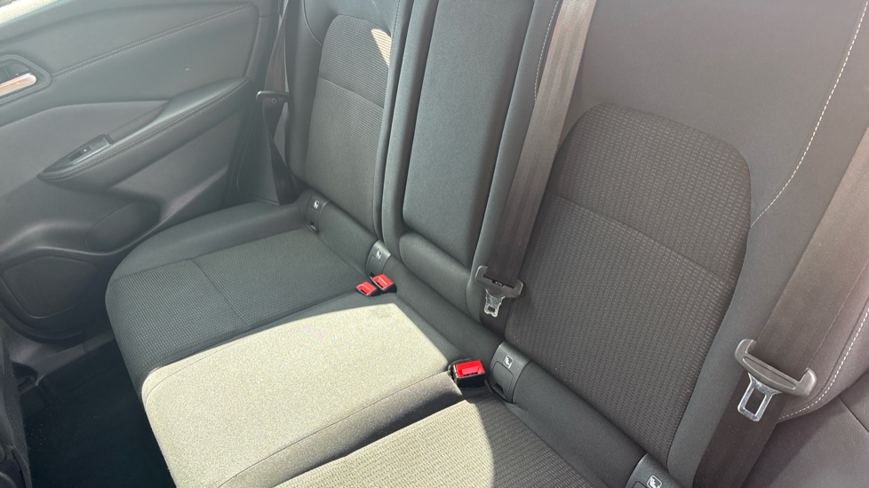 Nissan Qashqai 1.3 DiG-T MH Acenta Premium 5dr Petrol Hatchback - Image 16