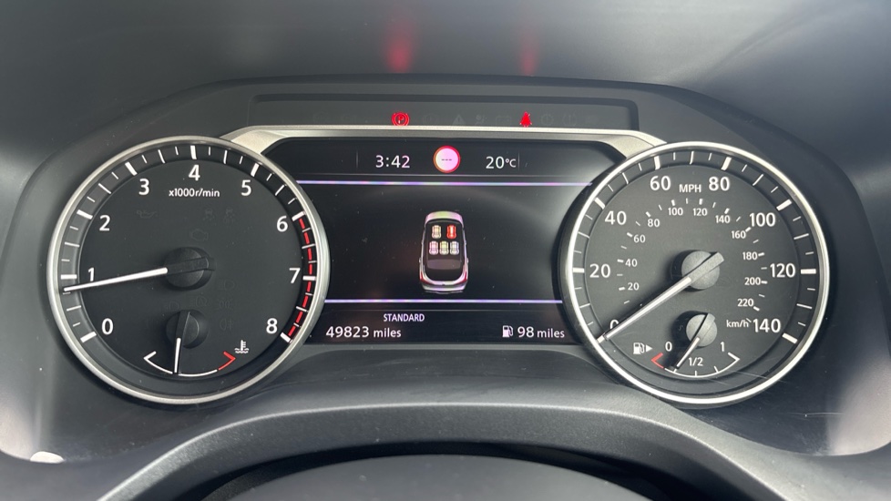 Nissan Qashqai 1.3 DiG-T MH Acenta Premium 5dr Petrol Hatchback - Image 18