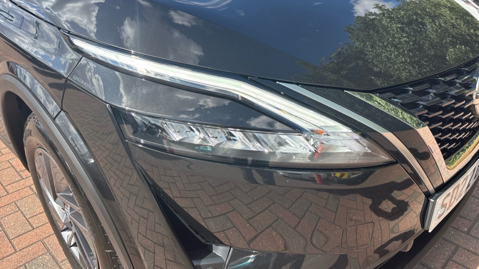Nissan Qashqai 1.3 DiG-T MH Acenta Premium 5dr Petrol Hatchback - Image 34