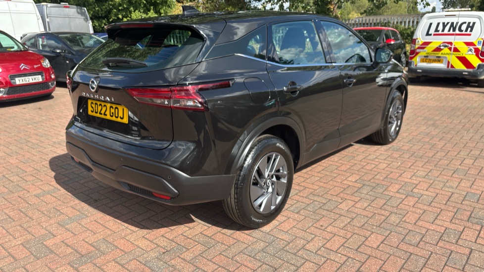 Nissan Qashqai 1.3 DiG-T MH Acenta Premium 5dr Petrol Hatchback - Image 43