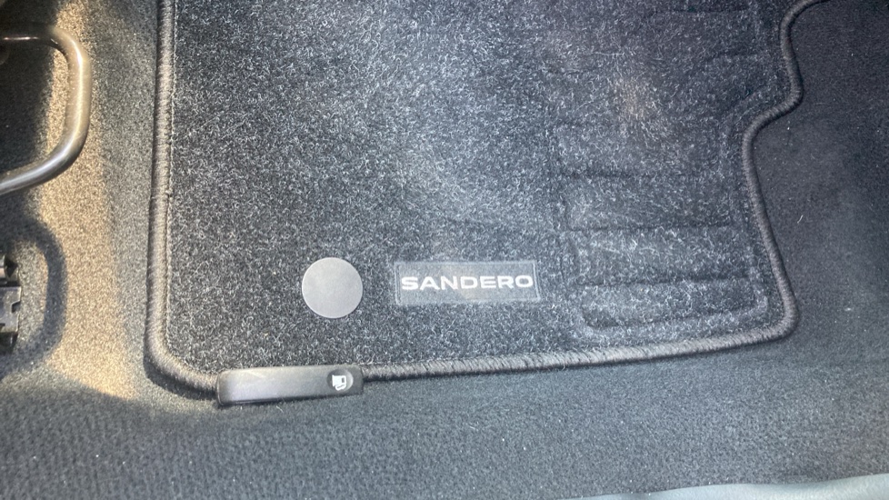 Dacia Sandero Stepway 1.0 TCe Expression 5dr Petrol Hatchback - Image 29