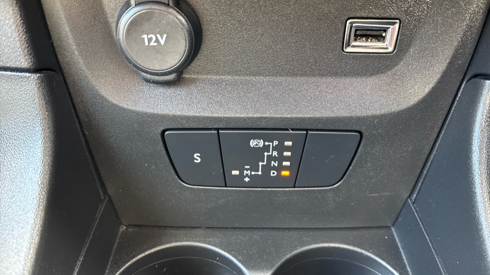 Citroen C3 1.2 PureTech 110 C-Series Edition 5dr EAT6 Petrol Hatchback - Image 27