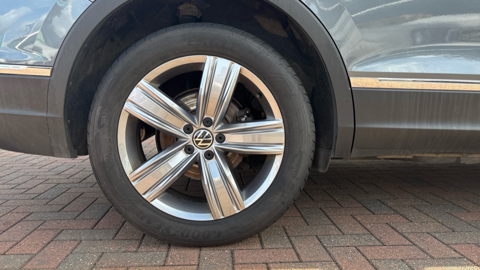 Volkswagen Tiguan Allspace 1.5 TSI Life 5dr DSG Petrol Estate - Image 7