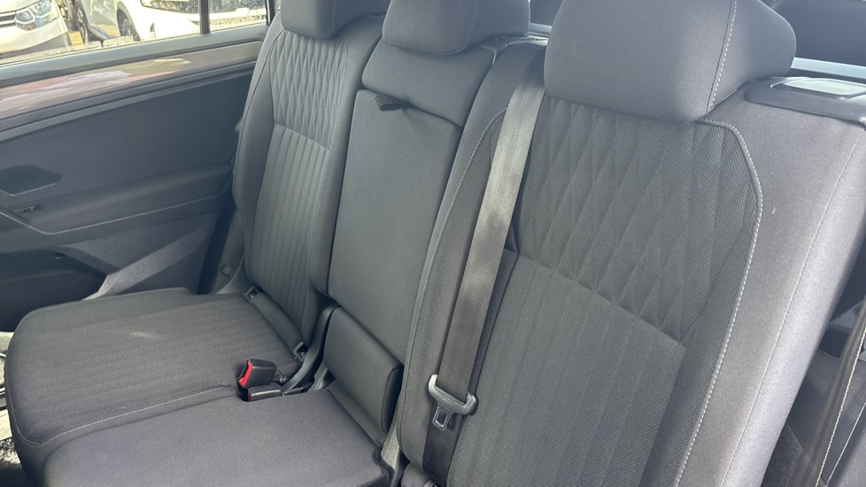 Volkswagen Tiguan Allspace 1.5 TSI Life 5dr DSG Petrol Estate - Image 16