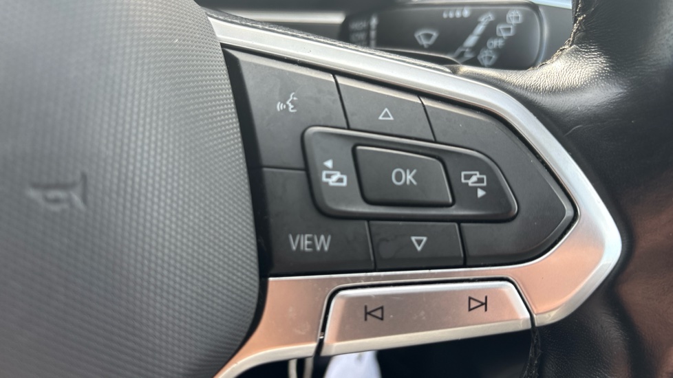 Volkswagen Tiguan Allspace 1.5 TSI Life 5dr DSG Petrol Estate - Image 33
