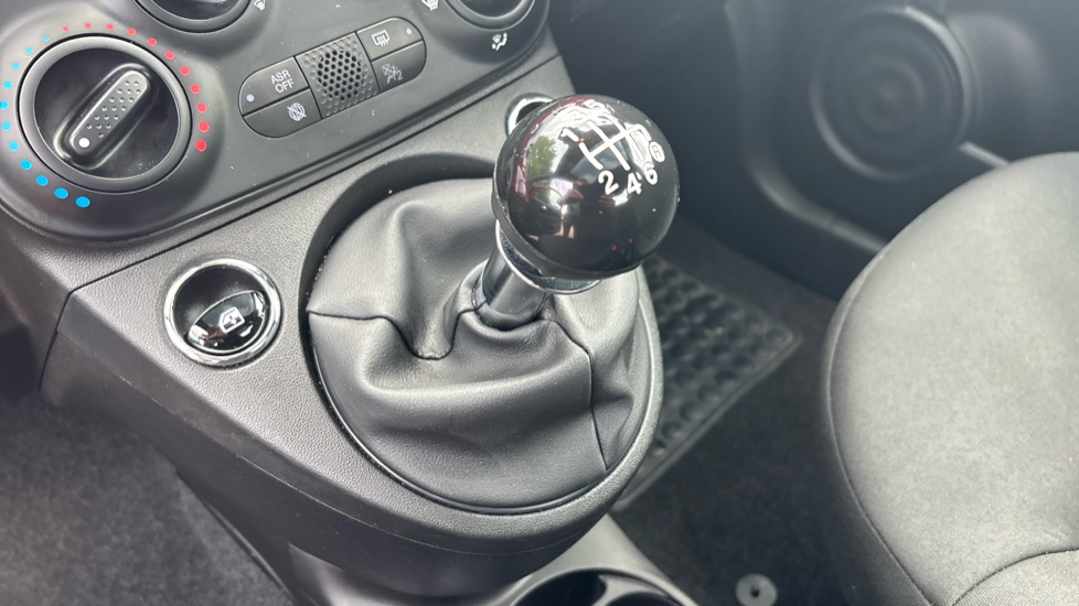 Fiat 500 1.0 Mild Hybrid 3dr Petrol Hatchback - Image 13