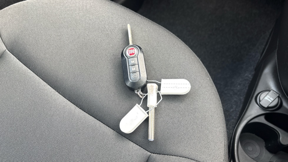 Fiat 500 1.0 Mild Hybrid 3dr Petrol Hatchback - Image 20