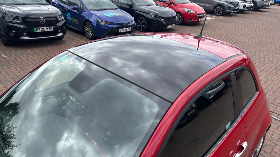 Fiat 500 1.0 Mild Hybrid 3dr Petrol Hatchback - Image 37