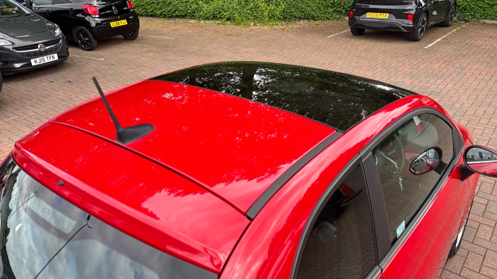Fiat 500 1.0 Mild Hybrid 3dr Petrol Hatchback - Image 41