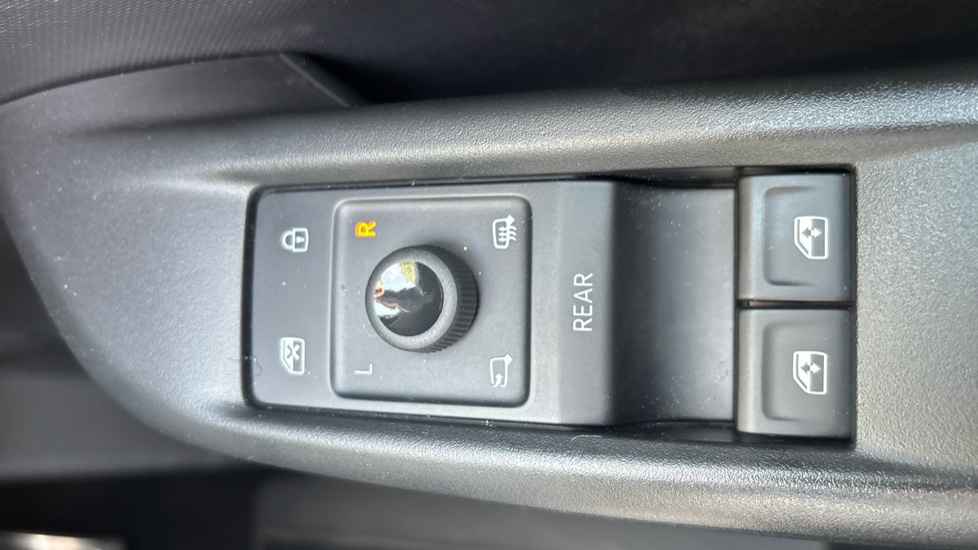 CUPRA Born 170kW e-Boost V1 59kWh 5dr Auto Electric Hatchback - Image 37