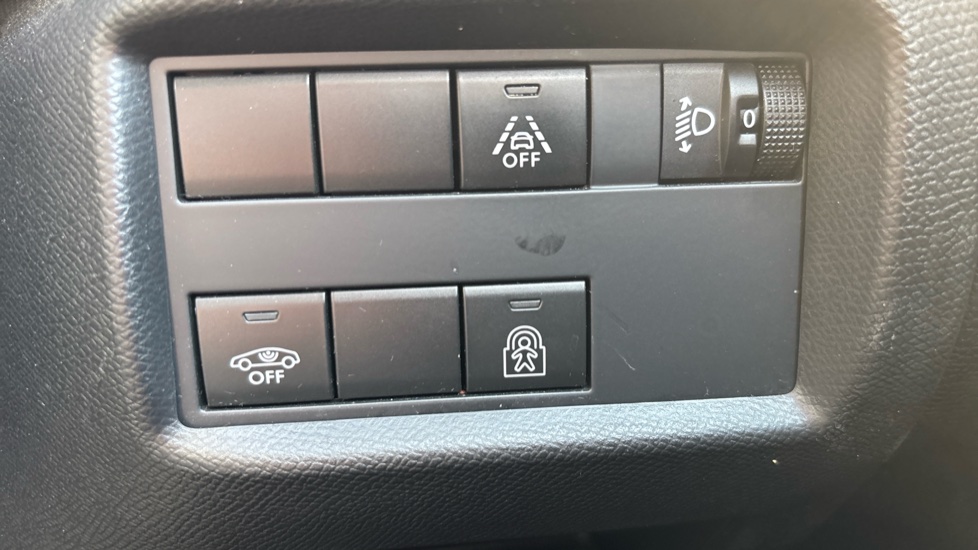 Citroen C5 Aircross 1.5 BlueHDi 130 Flair 5dr Diesel Hatchback - Image 35
