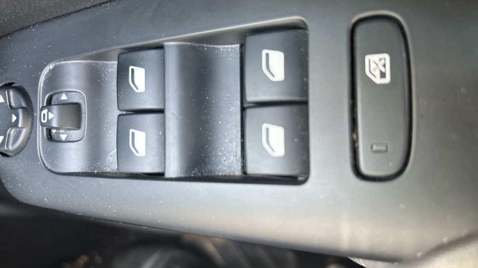 Citroen C5 Aircross 1.5 BlueHDi 130 Flair 5dr Diesel Hatchback - Image 36