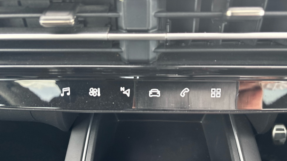 Citroen C5 Aircross 1.2 PureTech Shine 5dr Petrol Hatchback - Image 28