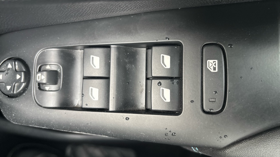 Citroen C5 Aircross 1.2 PureTech Shine 5dr Petrol Hatchback - Image 39