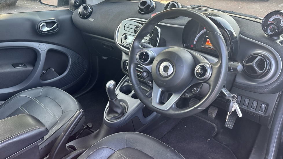smart fortwo coupe 1.0 Prime 2dr Petrol Coupe - Image 11
