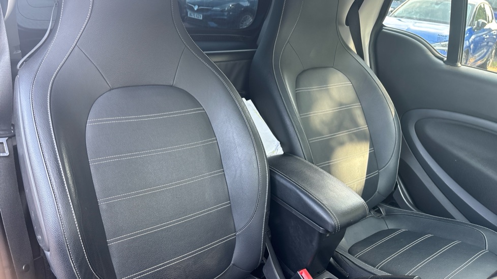 smart fortwo coupe 1.0 Prime 2dr Petrol Coupe - Image 15