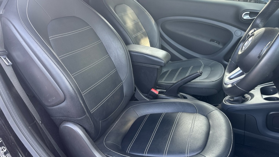 smart fortwo coupe 1.0 Prime 2dr Petrol Coupe - Image 16