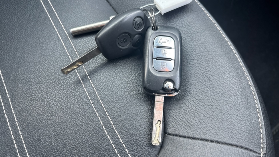 smart fortwo coupe 1.0 Prime 2dr Petrol Coupe - Image 20