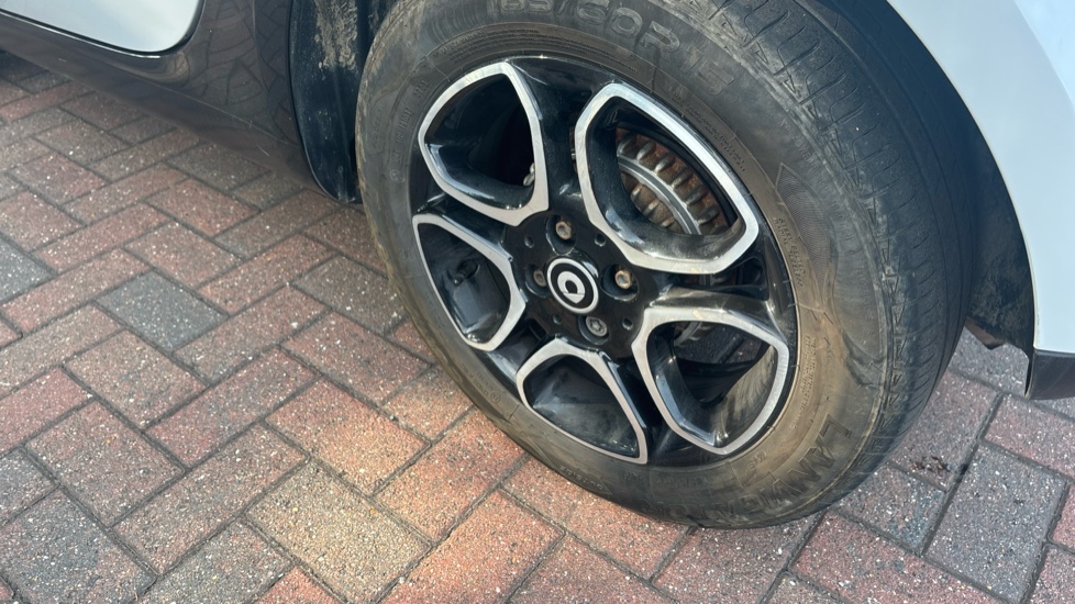 smart fortwo coupe 1.0 Prime 2dr Petrol Coupe - Image 38