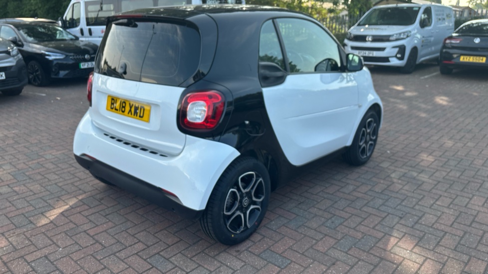 smart fortwo coupe 1.0 Prime 2dr Petrol Coupe - Image 41