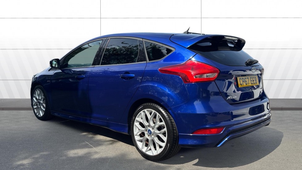 Ford Focus 1.0 EcoBoost 125 ST-Line 5dr Petrol Hatchback - Image 2