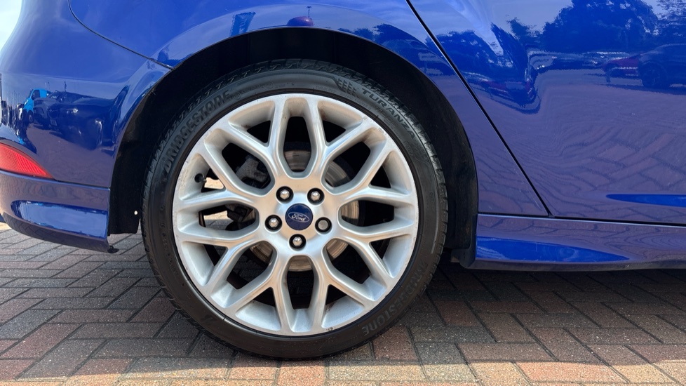 Ford Focus 1.0 EcoBoost 125 ST-Line 5dr Petrol Hatchback - Image 7