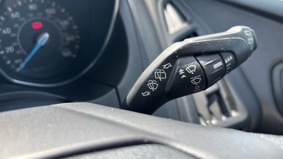 Ford Focus 1.0 EcoBoost 125 ST-Line 5dr Petrol Hatchback - Image 37