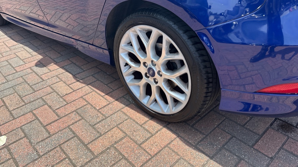 Ford Focus 1.0 EcoBoost 125 ST-Line 5dr Petrol Hatchback - Image 45