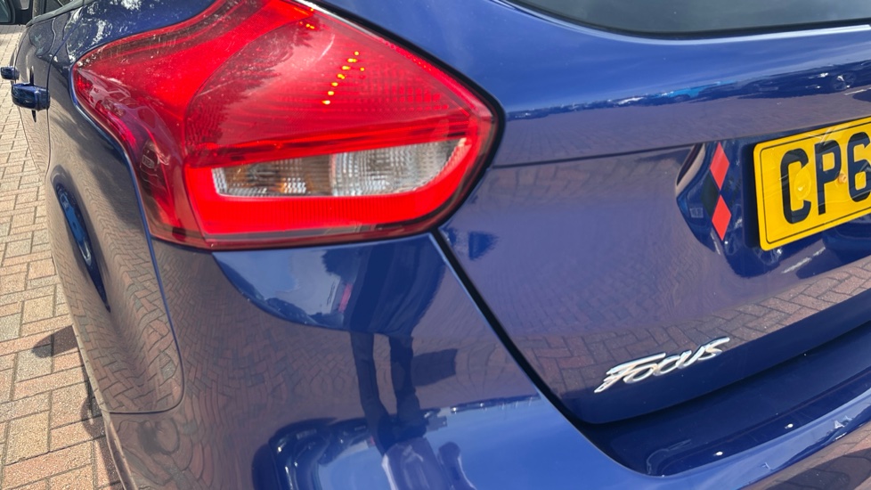 Ford Focus 1.0 EcoBoost 125 ST-Line 5dr Petrol Hatchback - Image 46