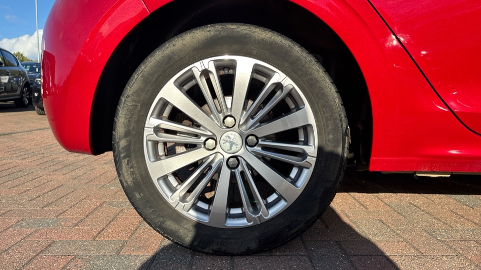 Peugeot 208 1.2 PureTech 110 Allure 5dr EAT6 Petrol Hatchback - Image 7