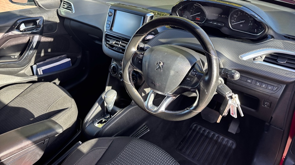 Peugeot 208 1.2 PureTech 110 Allure 5dr EAT6 Petrol Hatchback - Image 11
