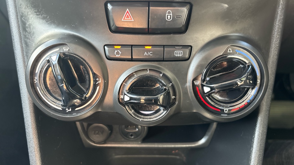 Peugeot 208 1.2 PureTech 110 Allure 5dr EAT6 Petrol Hatchback - Image 26
