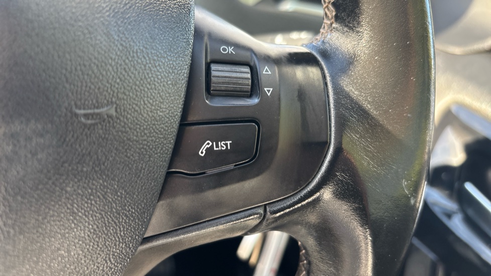 Peugeot 208 1.2 PureTech 110 Allure 5dr EAT6 Petrol Hatchback - Image 30