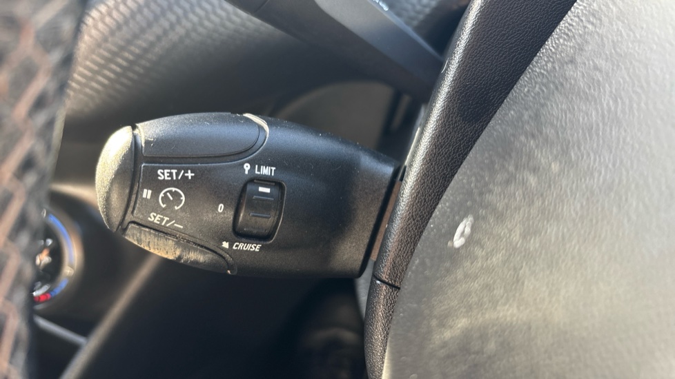 Peugeot 208 1.2 PureTech 110 Allure 5dr EAT6 Petrol Hatchback - Image 31
