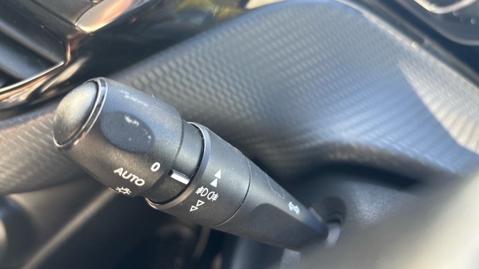 Peugeot 208 1.2 PureTech 110 Allure 5dr EAT6 Petrol Hatchback - Image 32