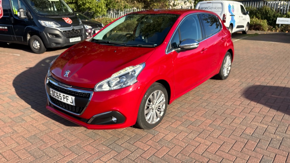 Peugeot 208 1.2 PureTech 110 Allure 5dr EAT6 Petrol Hatchback - Image 39