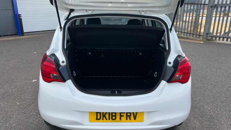 Vauxhall Corsa 1.4 [75] Design 5dr Petrol Hatchback - Image 4