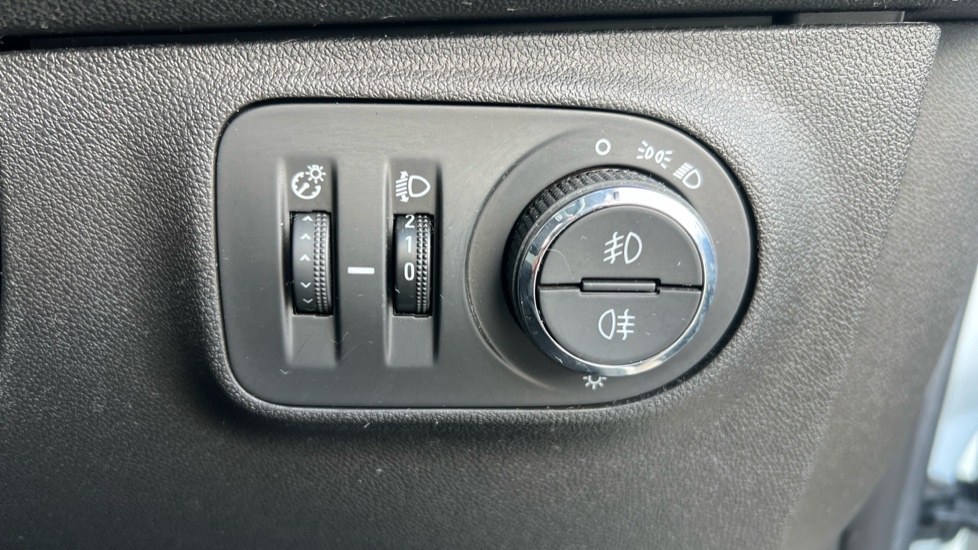 Vauxhall Corsa 1.4 [75] Design 5dr Petrol Hatchback - Image 24