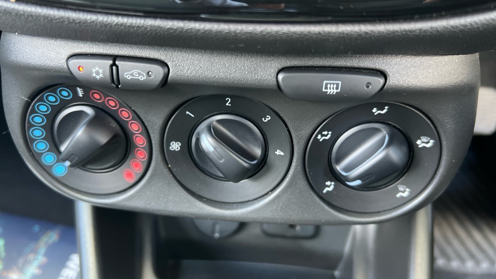 Vauxhall Corsa 1.4 [75] Design 5dr Petrol Hatchback - Image 33