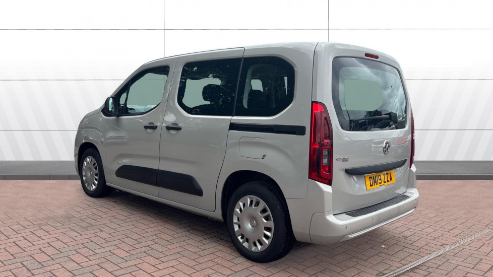 Vauxhall Combo Life 1.2 Turbo Design 5dr Petrol Estate - Image 2
