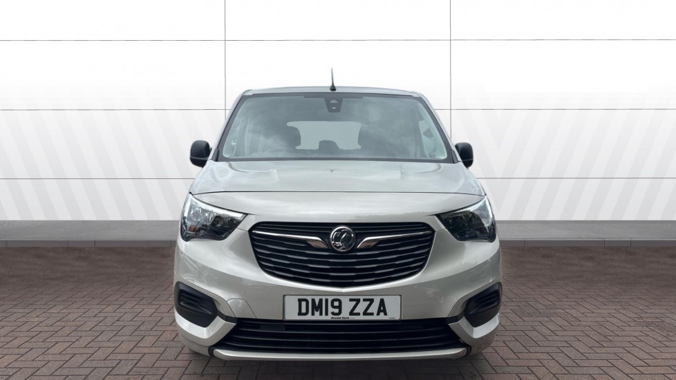 Vauxhall Combo Life 1.2 Turbo Design 5dr Petrol Estate - Image 3