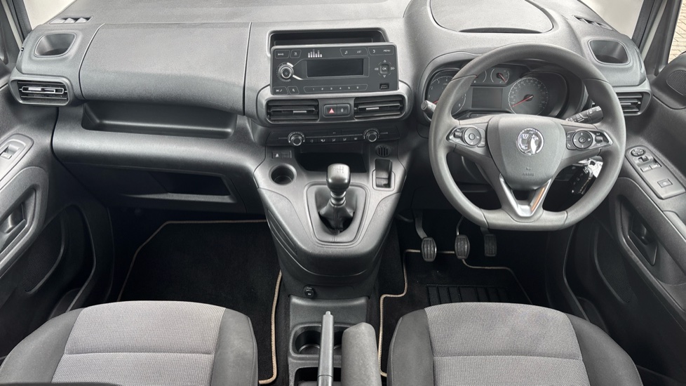Vauxhall Combo Life 1.2 Turbo Design 5dr Petrol Estate - Image 10