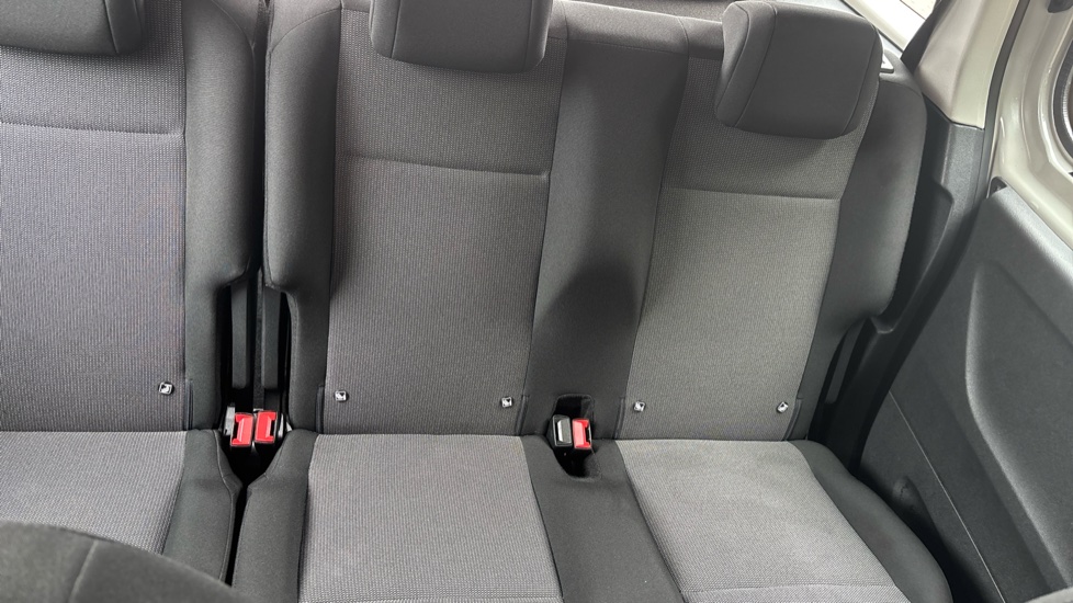 Vauxhall Combo Life 1.2 Turbo Design 5dr Petrol Estate - Image 15