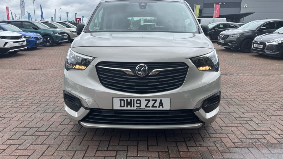 Vauxhall Combo Life 1.2 Turbo Design 5dr Petrol Estate - Image 30