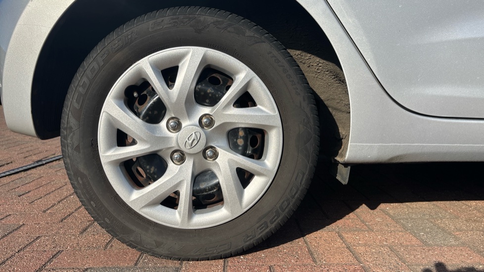Hyundai i10 1.0 SE 5dr Petrol Hatchback - Image 7