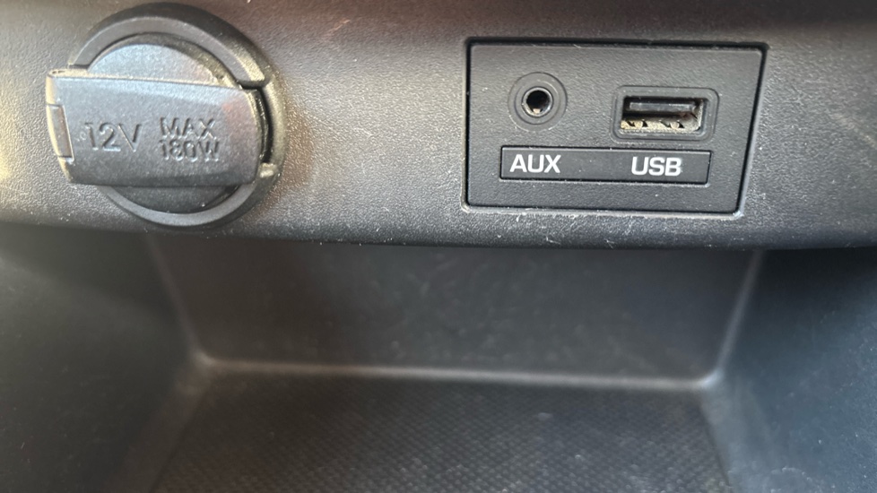 Hyundai i10 1.0 SE 5dr Petrol Hatchback - Image 26