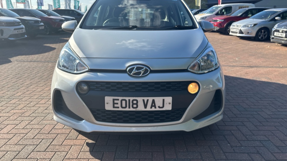 Hyundai i10 1.0 SE 5dr Petrol Hatchback - Image 34