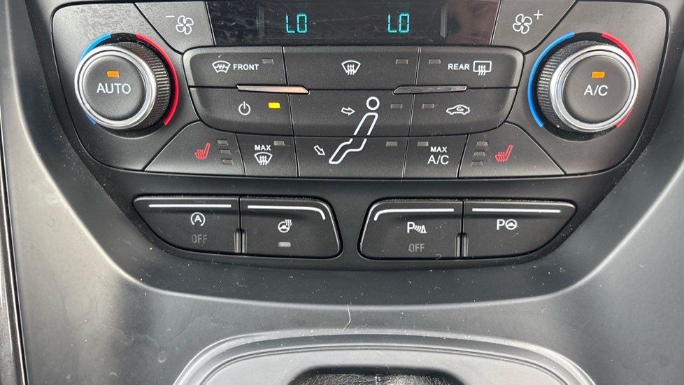 Ford C-MAX 1.5 TDCi Titanium 5dr Powershift Diesel Estate - Image 28